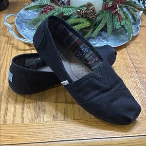 TOMS-Black Canvas Slip-On Shoes